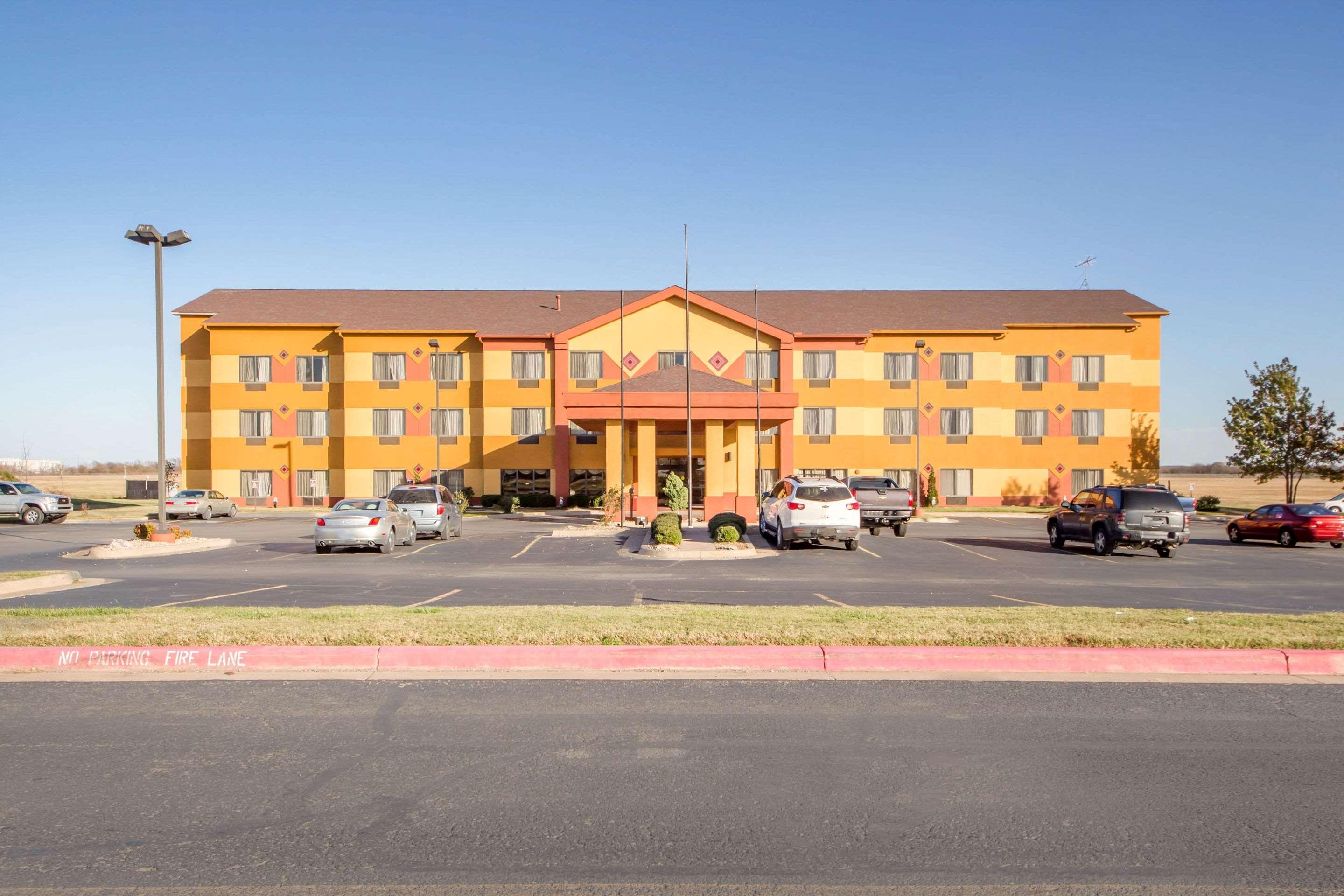 Quality Inn & Suites Midamerica Industrial Park Area Pryor Creek Экстерьер фото
