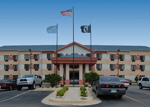 Quality Inn & Suites Midamerica Industrial Park Area Pryor Creek Экстерьер фото